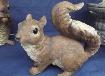 Design Toscano Woodland Squirrel Statue: Chomper