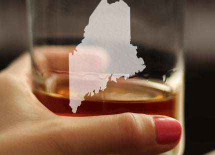 Bevvee Maine State Outline Whiskey Rocks Glass - State Themed Drinking Decor and Gifts for Mainer Women & Men - 10.25 Oz Whisky Tumbler Glasses