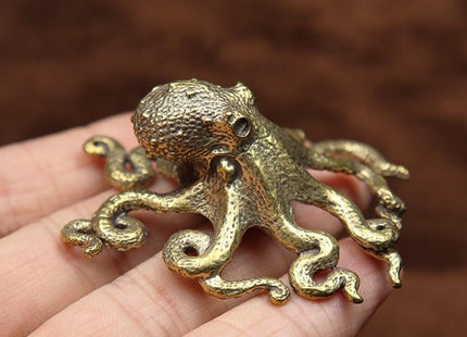 MHYGKTXRA 2pcs Octopus Decor Statue,Chinese Brass Octopus Sculpture, Animal Collectibles Figurines Home Fengshui Desktop Ornaments for Bathroom Office Decor