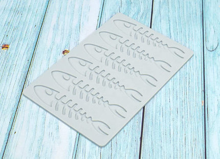 Lobster Shape Lace Silicone Mold Chocolate Candy 3D Hollow Fishbone Candy Mold Food Cooking Meals Decorations Fondant Mold Polymer Clay Molds (B_6.4x4.36x0.12inch)