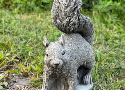 Realistic Forest Squirrel Statue Animal Concrete Sculpture for Garden Patio Backyard Handmade Squirrel Figurine