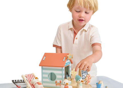 Tender Leaf Toys - Sandy’s Beach Hut - Wooden Toy Seagull Family with Fish and Chips Beach Hut and Accessories - Imaginative Play Set - Develop Creative Storytelling - Fine Motor Skills - Age 3+