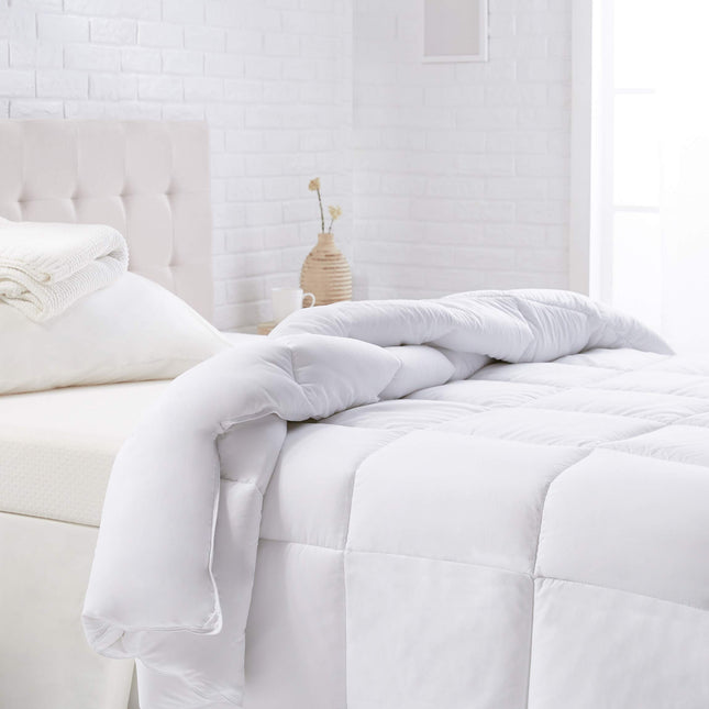 Amazon Basics White Down Alternative Comforter and Duvet Insert with Corner Tabs, Machine Washable, Twin, Warm