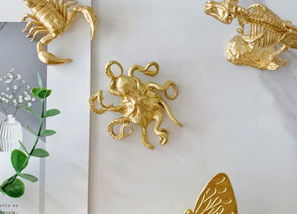 Pewery Gold Mini Octopus Figurine, Solid Metal Animal Ornament, Mini Octopus Sculpture for Home Office Garden Desktop Decor
