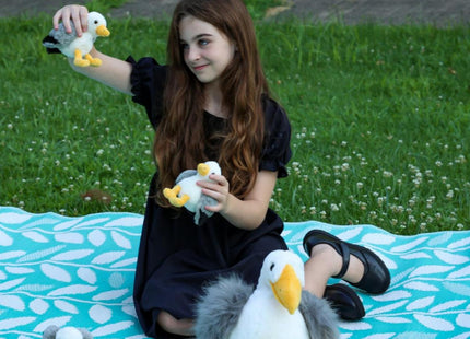 MaoGoLan 4Pcs Seagull Stuffed Animal with Babies Inside,17.7" Mama Seagull Plush with Three Adorable Baby Plushies for Small Hand,Beach Plush Lover Gift for Kids,Boys,Girls
