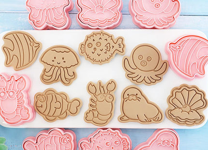 16Pcs Ocean Animal Cookie Cutters with Plunger Stamps Set, Fish, Dolphin, Starfish Plastic Biscuit Cutters, Sea Themed DIY Embossing Cutter for Biscuit Cookie Fondant Cheese Baking (F16)