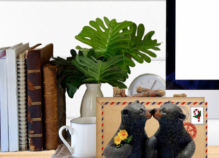 BestGiftEver Napkin Holder with Kissing Bear