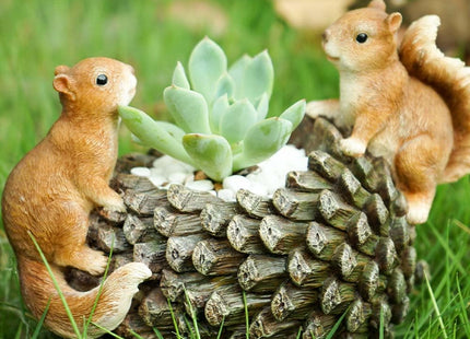 BAOTXHBR Squirrel Succulent Plant Pot Outdoor Small Planter Mini Resin Animal Planter for Home Decoration and Desk Decoration (Succulent Not Included) (Squirrel)