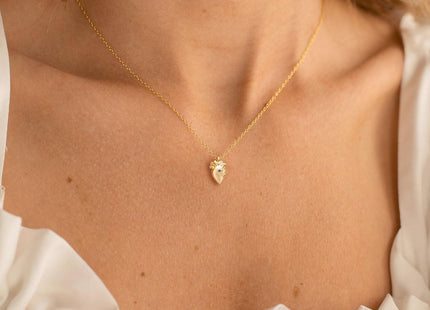 GUOKE Gold Hummingbird Necklace, 14K Gold Plated Dainty Gold Bird Necklace Simple Hummingbird Pendeant Jewelry Gift for Women