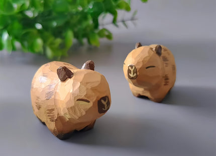 ShaoAngDuoMi Wooden Capybara Figurines, 2-Pack Hand-Carved Nordic Woodland Animal Statues for Desk & Home Decor, Rustic Wood Collectible Gift