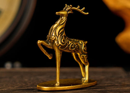 Solid Brass Deer Figurine with Auspicious Cloud Patterns, Retro Desktop Decor, Collectible Figurines, Handcrafted Art Deco Sculpture for Office Desk, Home Decor, Lucky Symbol Ornament