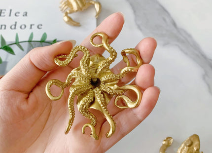 Pewery Gold Mini Octopus Figurine, Solid Metal Animal Ornament, Mini Octopus Sculpture for Home Office Garden Desktop Decor