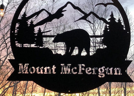 RealSteel Personalized Bear Family Metal Sign – Custom Mountain Scene Monogram Wall Art, Circular Outdoor Steel Decor for Porch, Patio, Cabin, Lodge & Garden – Rustic Personalized Gift