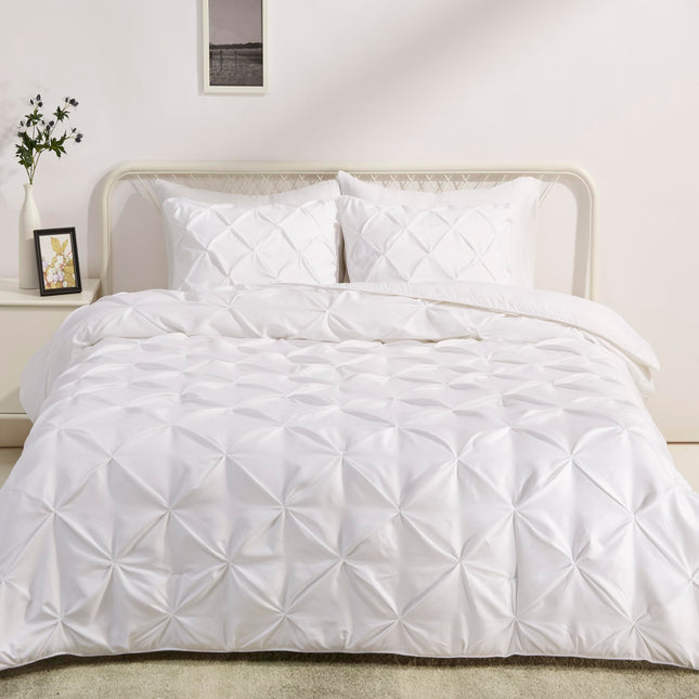Amazon Basics Soft, Lightweight Down-Alternative Comforter Set, 3-Piece Pinch-Pleat Bedding Set with Piped Edges, Full/Queen Size, Bright White