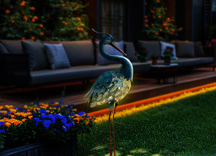 HONGLAND Solar Metal Crane Statue Garden Heron Sculpture, Outdoor Heron Yard Art Coastal Ocean Bird Decor Lawn Ornament for Backyard Porch Patio Decor