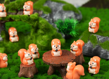 FCKLVMC 50 Pcs Mini Squirrel Figurines, 2.1 x 1.4cm Resin Squirrel Decor Bulk