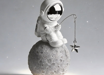 Room Decor - Astronaut Fishing Star Sculpture, Spring Resin Space Figure for Modern Home Office, Desk Decor for Men, Shelf Display, Unique 2026 Graduation Gift for Space Enthusiasts & Collectors