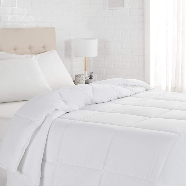 Amazon Basics White Down Alternative Comforter and Duvet Insert with Corner Tabs, Machine Washable, King, Light White