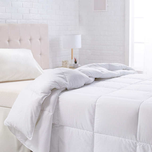 Amazon Basics White Down Alternative Comforter and Duvet Insert with Corner Tabs, Machine Washable, King, All-Season, 102 x 90 inches