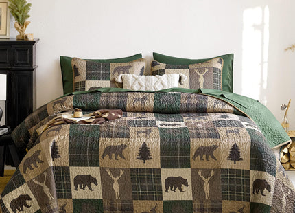 Wake In Cloud - Rustic Quilt Set, Cabin Lodge Christmas Bear Moose Deer Wildlife Western Patchwork Country, Reversible Lightweight Bedspread Coverlet, 3 Pieces, Green Brown, Queen/Full Size