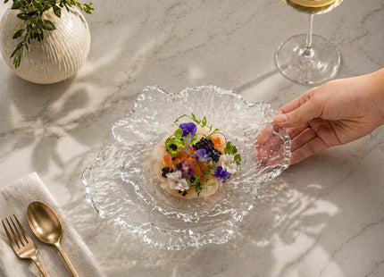 Restaurantware Clear Glass Seashell Serving Plates, 8 3/4 In Wide, 1 Ct