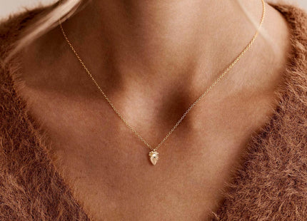 GUOKE Gold Hummingbird Necklace, 14K Gold Plated Dainty Gold Bird Necklace Simple Hummingbird Pendeant Jewelry Gift for Women