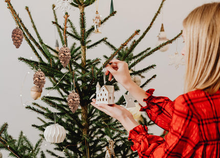 ABOOFAN 8 Pcs Christmas Pinecone Ornament Fall Hanging Pine Cone Ornament Shatterproof Pinecone Ball for Xmas Tree Fall Thanksgiving Day Decoration