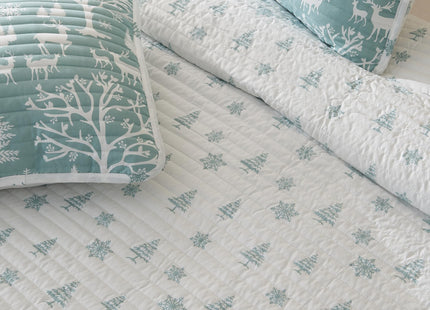 Great Bay Home Twin/Twin XL Blue Winter Forest Quilt Set with Sham - Reversible Bedspread Coverlet with Versatile Holiday Pattern Bedding Set (Includes 1 Quilt, 1 Pillow Sham).