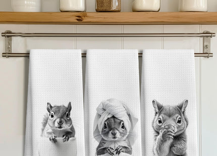LUKIPOM Funny Squirrel Hand Towels for Bathroom Kitchen Decor Set of 3, Squirrel Lover Lover Gifts, Funny Kids Bathroom Hand Towels,16x24 Inches
