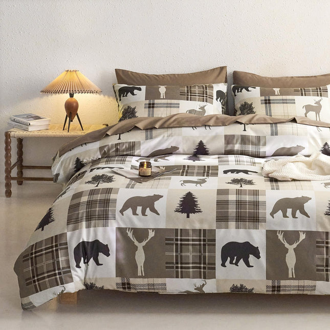 Wake In Cloud - Rustic Comforter Set, Cabin Christmas Lodge Western Country Bear Deer Moose Woodland RV Outdoor Theme, Soft Lightweight Bedding, 3 Pieces, Taupe, Full Size