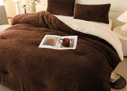 tohrisa Seashell Jacquard Sherpa Comforter Set Warm Cozy Premium Bedding 3 Pieces, Full/Queen Size Geometric Pattern Quilt Comforter with 2 Pillowcases(90"X90" Coffee)