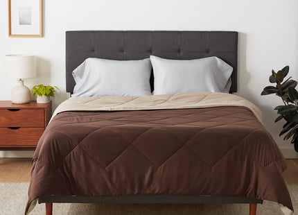 Amazon Basics Soft Comforter Blanket, Reversible Lightweight Microfiber All Season, Warm Bed Comforter, Full/Queen, Chocolate/Khaki