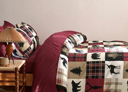 Wake In Cloud - Rustic Duvet Cover Set, Cabin Christmas Lodge Western Country Bear Deer Holiday RV Outdoor Winter Theme, Soft Lightweight Bedding, 3-Piece, Burgundy Black, King Size