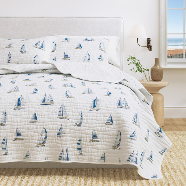Great Bay Home Coastal Quilt Set - 2-Piece Twin/Twin XL Size Nautical Bedding Set - Lightweight, All-Season, Reversible Bedspread (Blue Watercolor Sailboats)