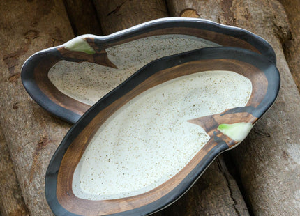 LINXUXIE Large Ceramic Spoon Rest for Stove Top, Oyster Shell-Shaped Stable Glaze Sauce Tray Fruits Dish Porcelain Utensil Spoon Holder for Kitchen Counter Dining Table Decor Easy Clean