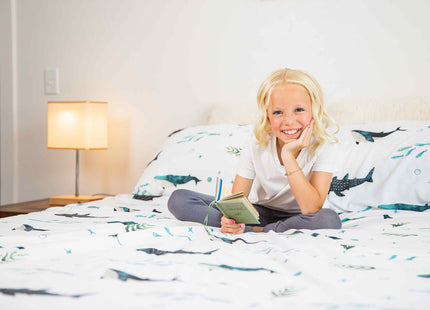 Where The Polka Dots Roam Nautical Ocean Twin Bedding Set - 3 Piece Super Soft Kids Bed Set with Fitted Sheet, Flat Sheet, and Pillowcase - Underwater Sea Creatures Design for Boys Girls Room Décor