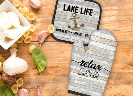 FIicy Lake House Gifts Oven Mitts and Pot Holders Sets, Lake Lovers House Kitchen Accessories Sets,Rustic Relax You’re on Lake Time Heat Resistant Oven Glove Potholders for Kitchen Cooking Baking BBQ