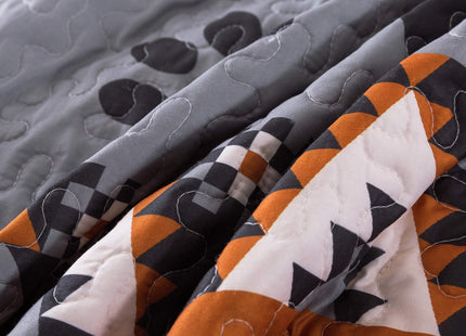 Soul & Lane - Black Bear Quilt Set, Lodge Cabin Bedding, Queen with 2 Shams