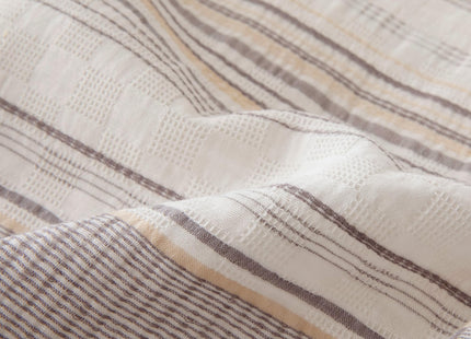 Amazon Basics Comforter Set, 3-Piece Jacquard Comforter and 2 Pillow Shams, All-Season Bedding, Queen, Beige Striped