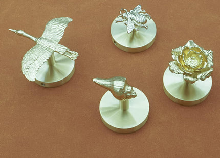 MFYS Brass Bird Coat Rack Robe Wall Hooks Hat Dragonfly Hanger for Bedroom Kitchen Various Shapes Animal Deer Decor Home Accessories (1, Conch Shell)