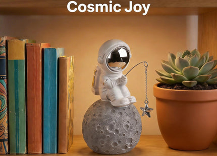 Room Decor - Astronaut Fishing Star Sculpture, Spring Resin Space Figure for Modern Home Office, Desk Decor for Men, Shelf Display, Unique 2026 Graduation Gift for Space Enthusiasts & Collectors
