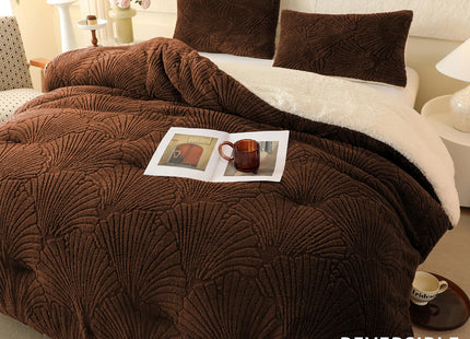 tohrisa Seashell Jacquard Sherpa Comforter Set Warm Cozy Premium Bedding 3 Pieces, Full/Queen Size Geometric Pattern Quilt Comforter with 2 Pillowcases(90"X90" Coffee)
