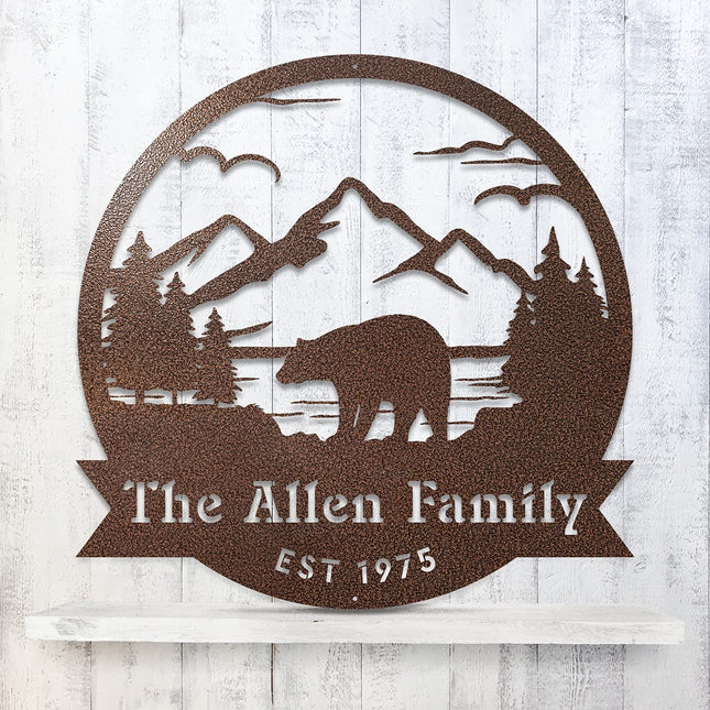 RealSteel Personalized Bear Family Metal Sign – Custom Mountain Scene Monogram Wall Art, Circular Outdoor Steel Decor for Porch, Patio, Cabin, Lodge & Garden – Rustic Personalized Gift