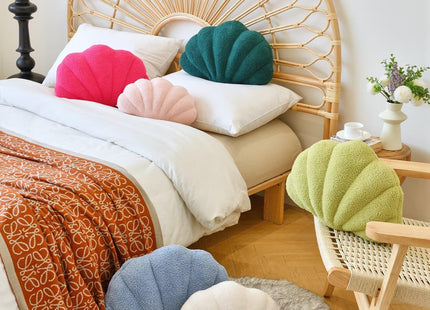 Lfsaaj Ivory Seashell Throw Pillows, Shell Shaped Throw Pillows, 13 Inch Soft Home Decorative Pillow Plush Cushion for Bed Couch Living Sofa Room Decor Accent Throw Pillow