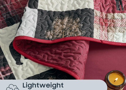 Wake In Cloud - Rustic Quilt Set, Cabin Lodge Christmas Bear Moose Deer Wildlife Western Patchwork Country, Reversible Lightweight Bedspread Coverlet, 3 Pieces, Burgundy Black, Queen/Full Size