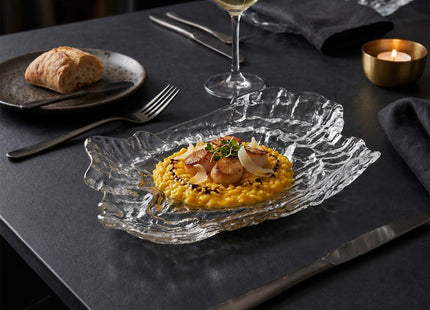 Restaurantware Clear Glass Seashell Serving Plates, 8 3/4 In Wide, 1 Ct
