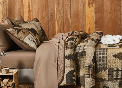 Wake In Cloud - Rustic Quilt Set, Cabin Country Christmas Bear Deer Wildlife Plaid Lodge Western Theme, Reversible Lightweight Bedspread Coverlet, 3 Pieces, Taupe Brown, Queen/Full Size