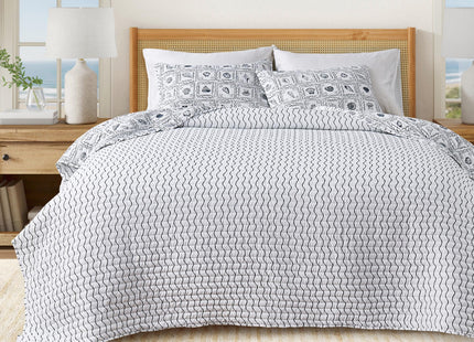 Great Bay Home Coastal Quilt Set - 3-Piece Full/Queen Size Seashell Bedding Set - Lightweight, All-Season, Reversible Bedspread (Seashell Tile)