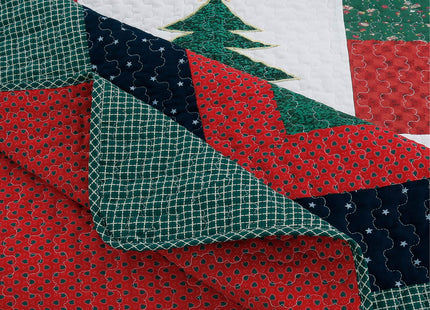 Cozy Line Home Fashions Christmas True Patchwork Wreaths Pine Tree Stockings Rustic Reversible Quilt Bedding Set, Coverlet Bedspread (Happy Christmas, King - 3 Piece)
