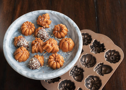 Nordic Ware Autumn Delights Cakelet Pan